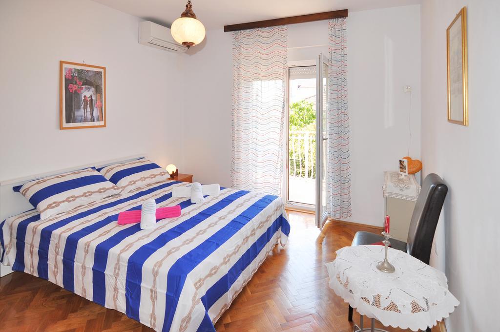 Poolside Paradise - A Hidden Gem In Split Exterior photo